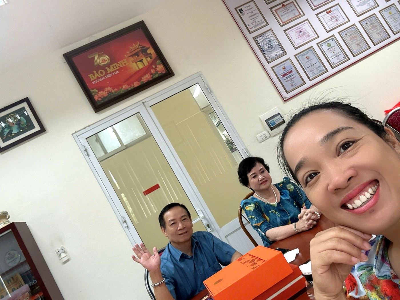 Vì sao Chợ Quê Tôi chọn bán bánh Bảo Minh — chuyện của một người làm du lịch quay về đứng cạnh nghề truyền thống